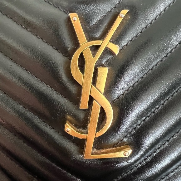 Saint Laurent Lou Medium YSL Camera Bag - Picture 3 of 15